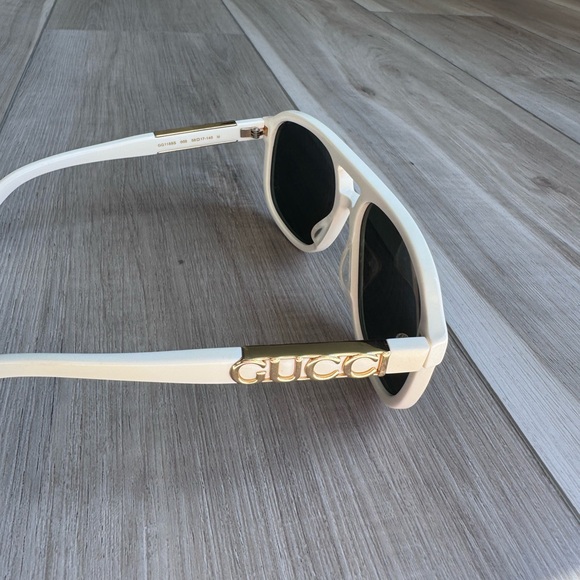 Gucci cream aviator Sunglasses with Gold Logo